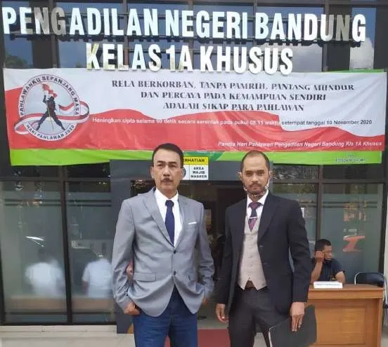 Tim GAP Lawyer di depan Pengadilan Negeri Bandung Kelas IA Khusus