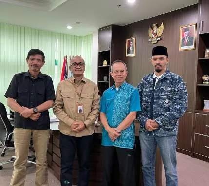 Audiensi dengan instansi